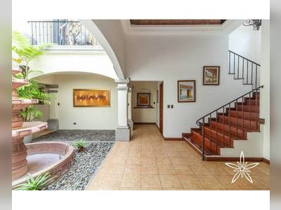 House · For sale · 4 bedrooms