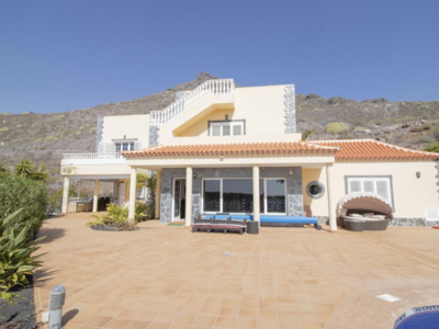 House · For sale · 5 bedrooms