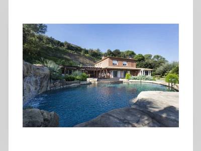 House · For sale · 4 bedrooms