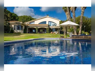 House · For sale · 6 bedrooms