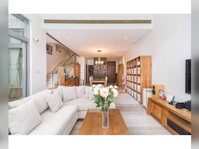 House · For sale · 4 bedrooms