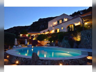 House · For sale · 10 bedrooms