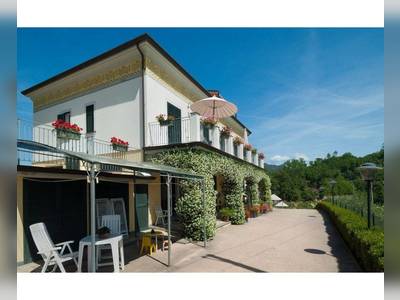 House · For sale · 10 bedrooms